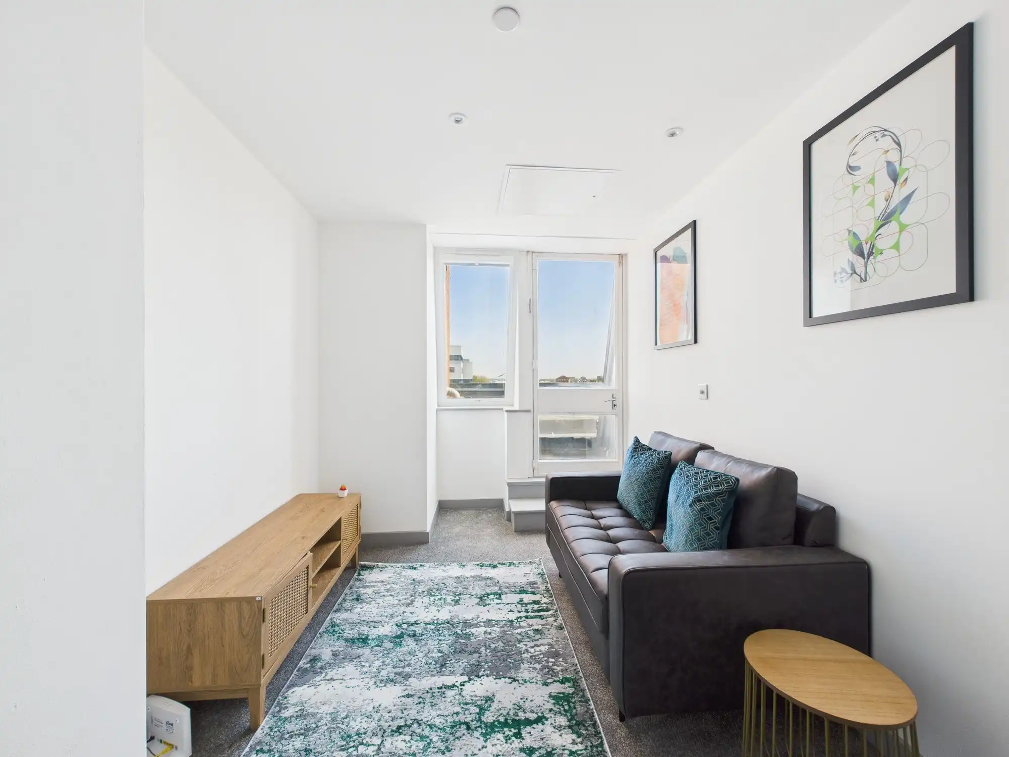 George House Hull Unit 505 Living