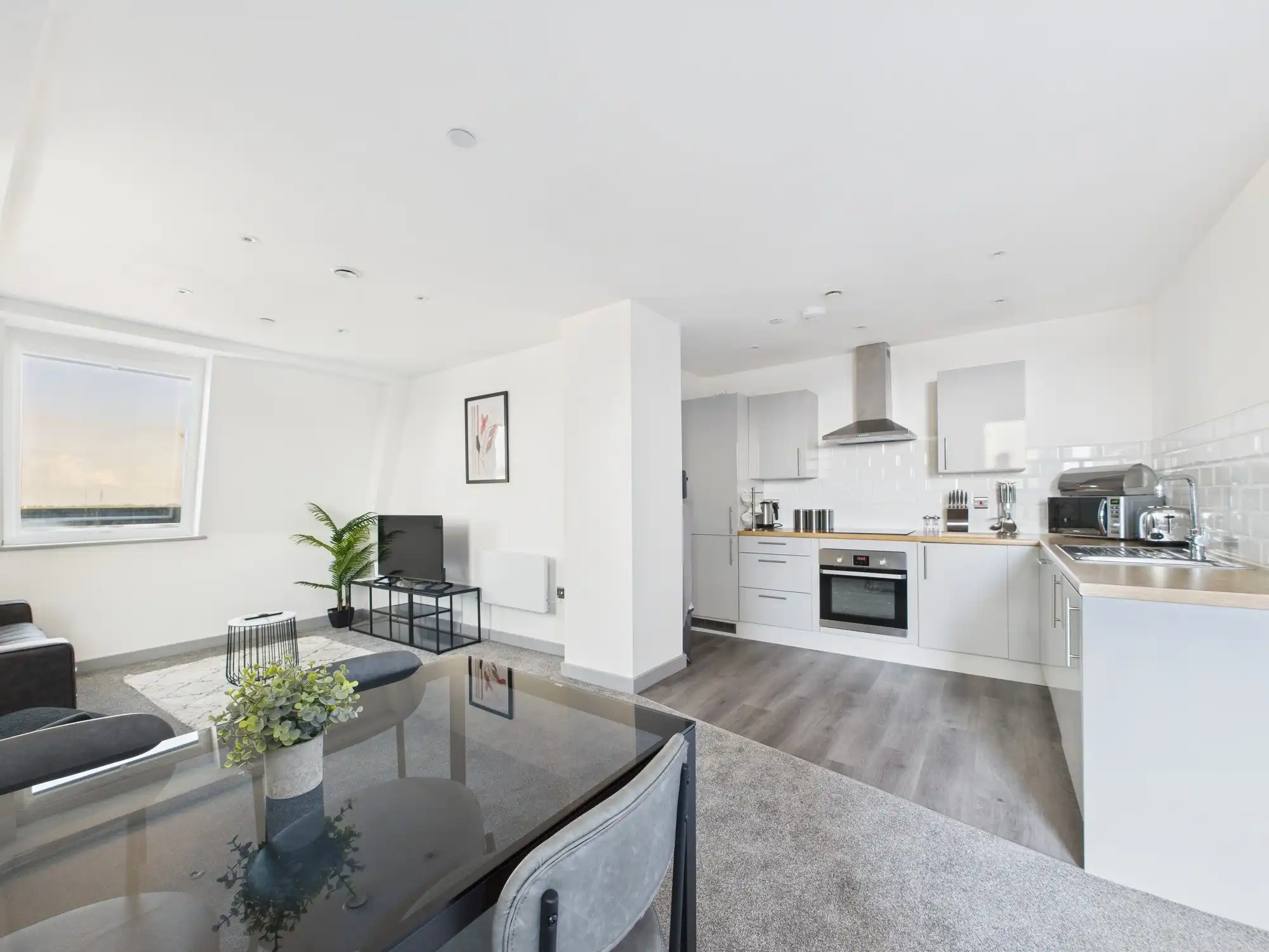 George House Hull Unit 507 Living