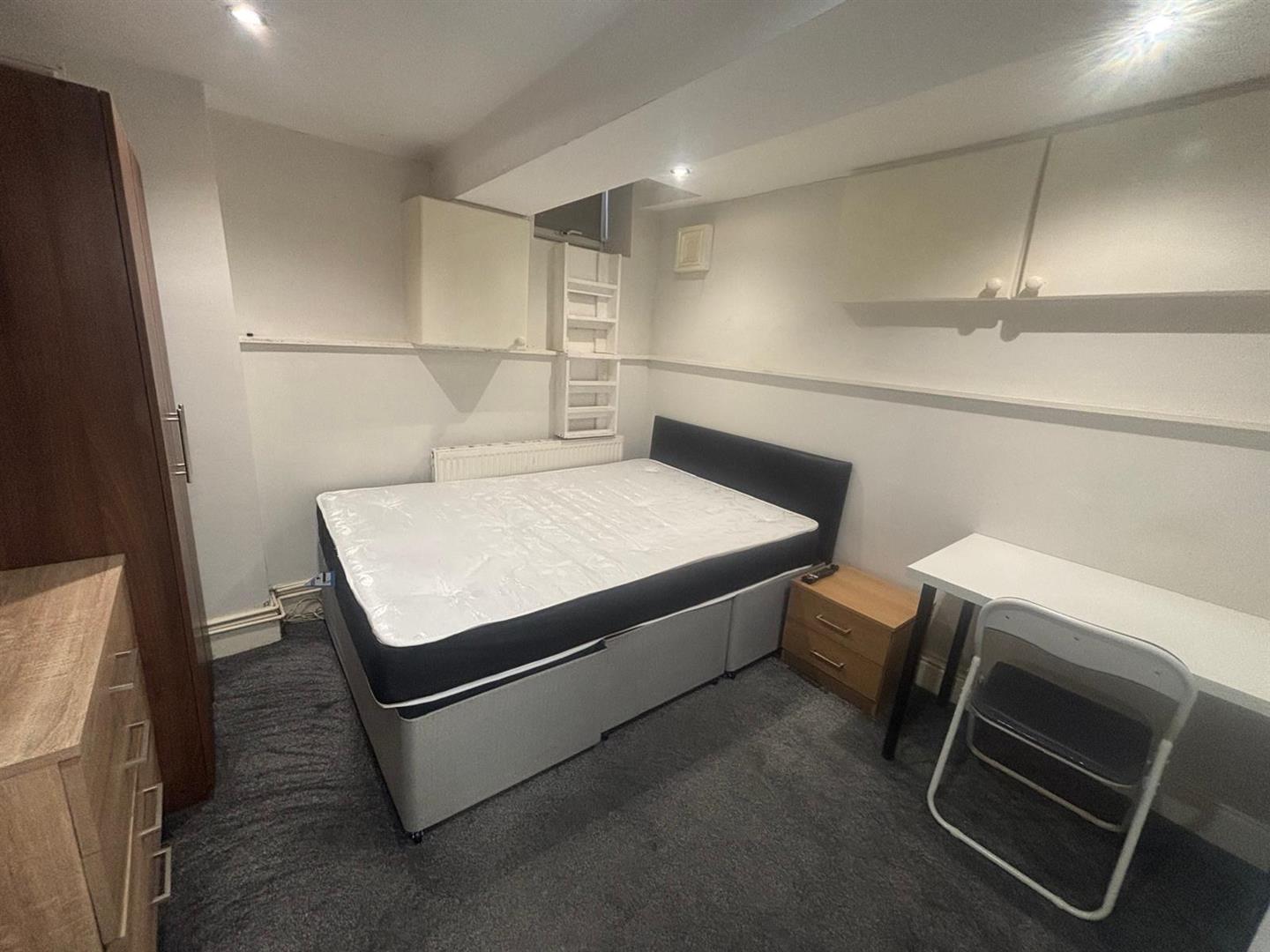 Harold Grove, Leeds